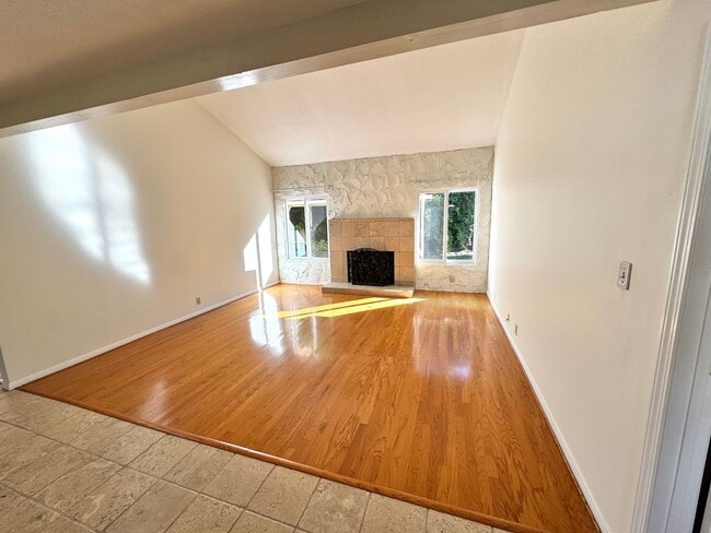 246 Grandridge Ct