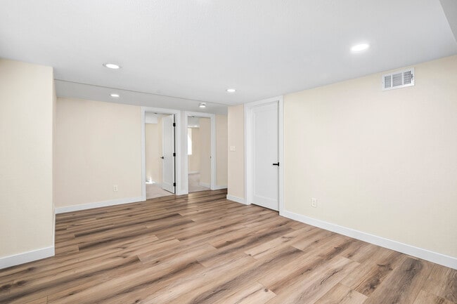 Photo - 2435 S Race St