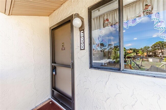 Photo - 688 Bird Bay Cir Unidad 27