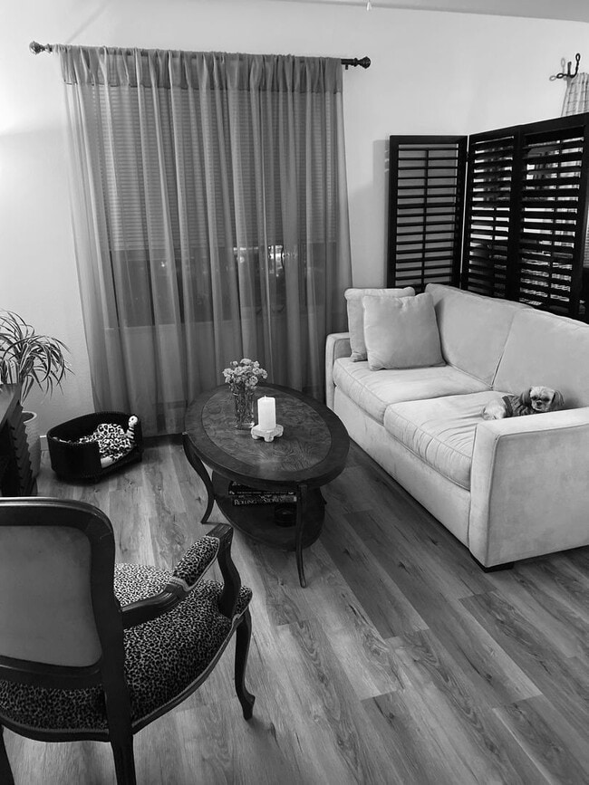 Divine Suites at Downtown Renton