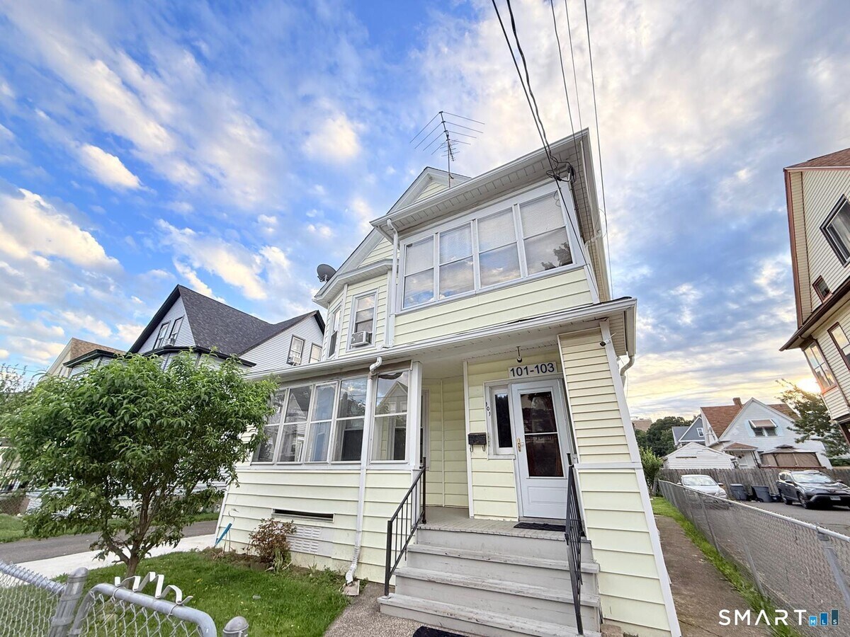 Photo - 101 Prince St Unit 1