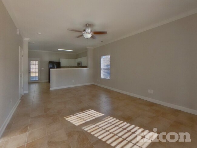 Photo - 8450 Ainsworth St