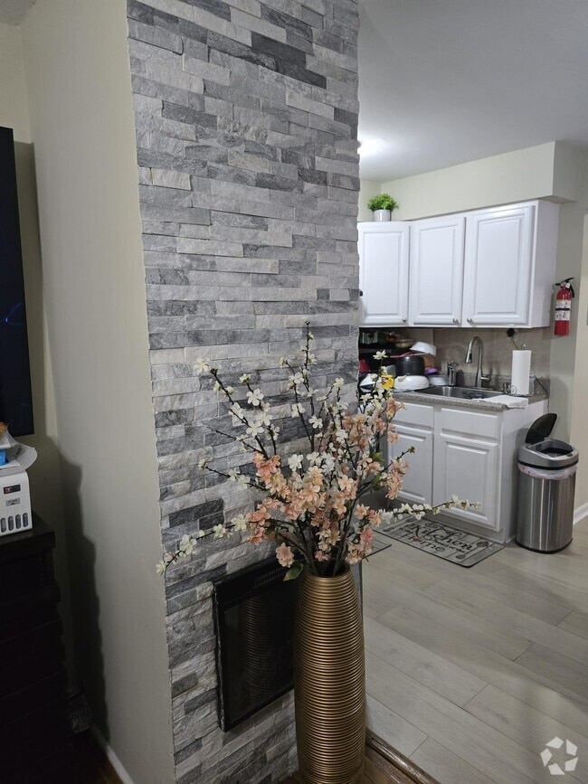 Building Photo - 7020 Polk St Unit 1 Rental