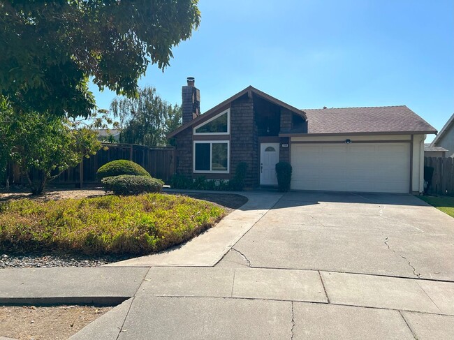 Building Photo - SPACIOUS BRIGHT CUL-DE-SAC 3BD/2BA HOUSE w...
