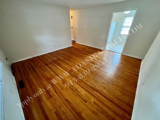 Photo - Darling 4 Bed 2 Bath Ranch in Olathe-Available NOW!!