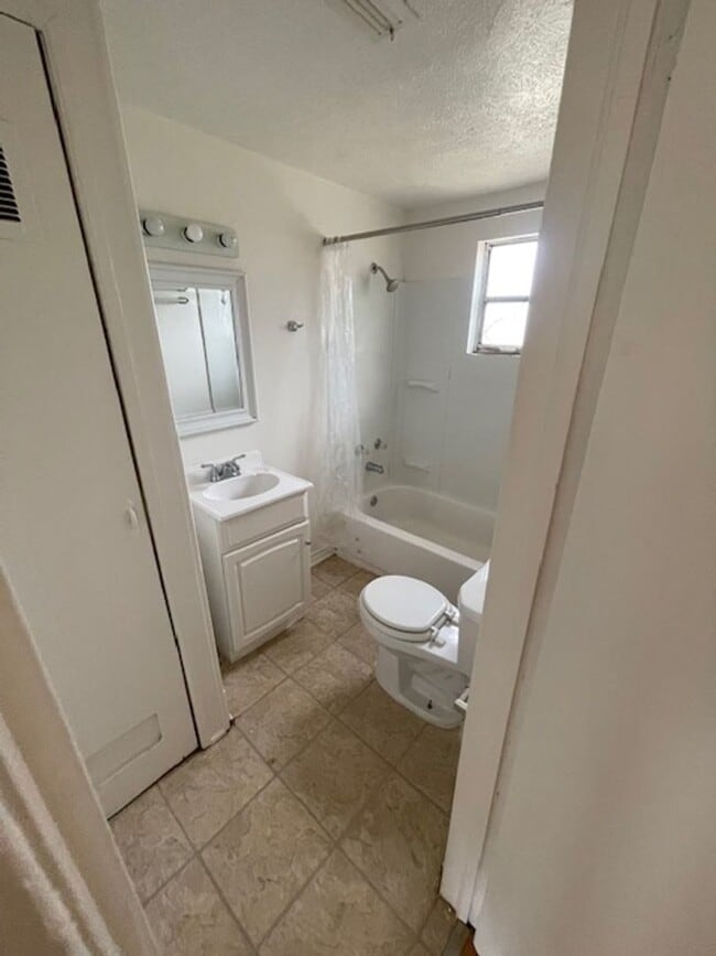 Photo - 2814 W Shady Shores Rd