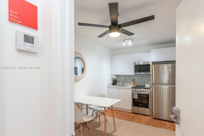 Building Photo - 6509 NE 5th Ave Unit RED