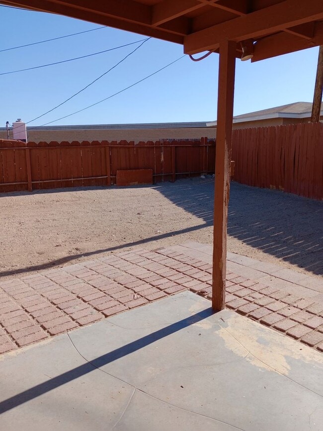 1208 E Virginia Way