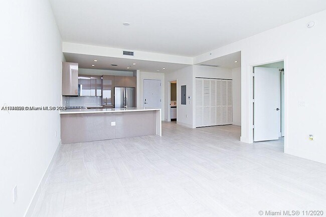 Photo - 2000 Metropica Wy Unit 614