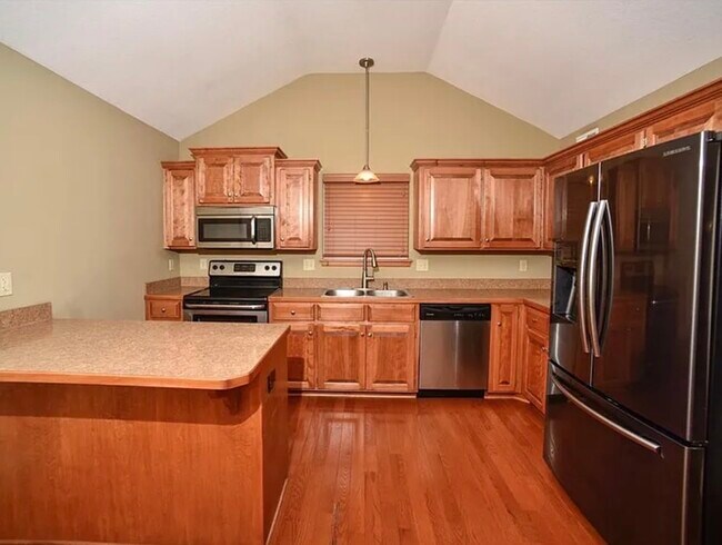 Photo - 544 N Old Mill Rd