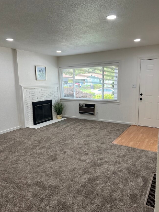 Photo - 3701 Mosswood Dr Unidad 3701 Mosswood Dr