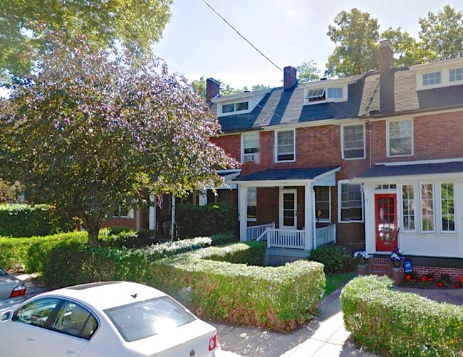 Building Photo - 7/1 Great Location! Near Park and Shoppin... Rental