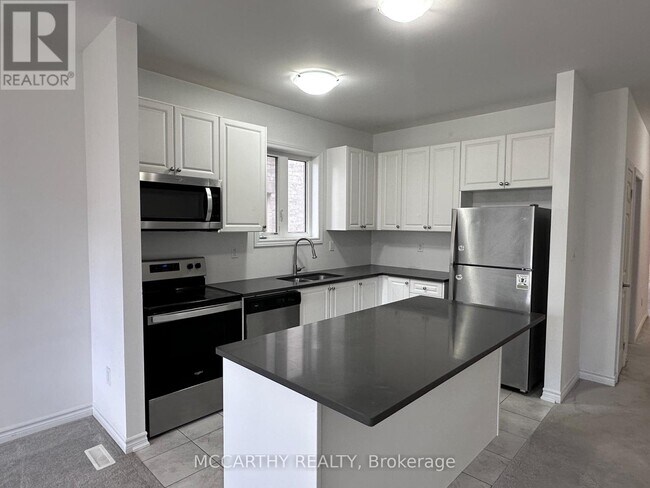 Photo - 231 Ridley Cres