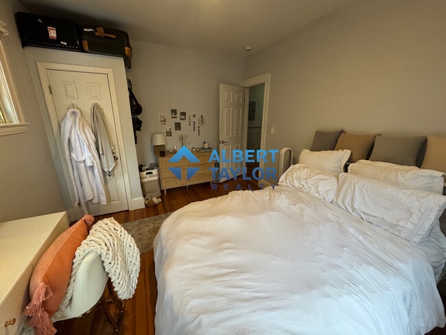 Photo - 25 Kelly Rd Unit 1