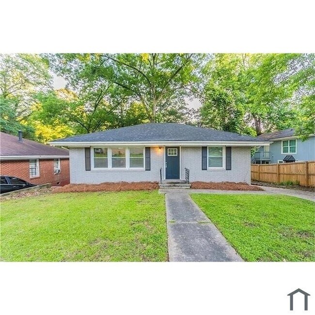 Building Photo - Spring