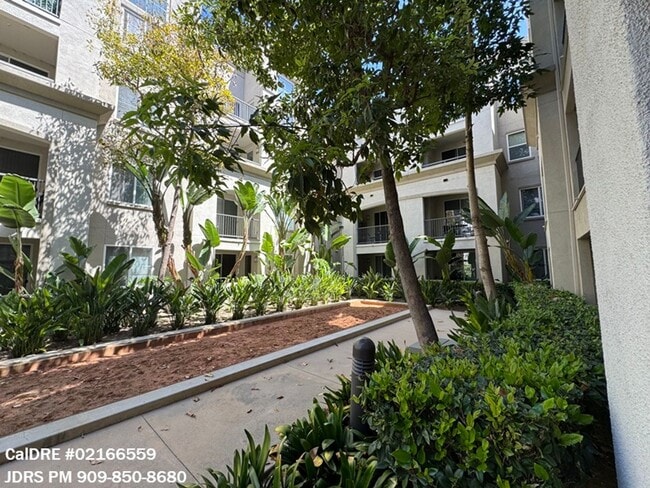 Building Photo - Irvine 1 Bedroom Condo