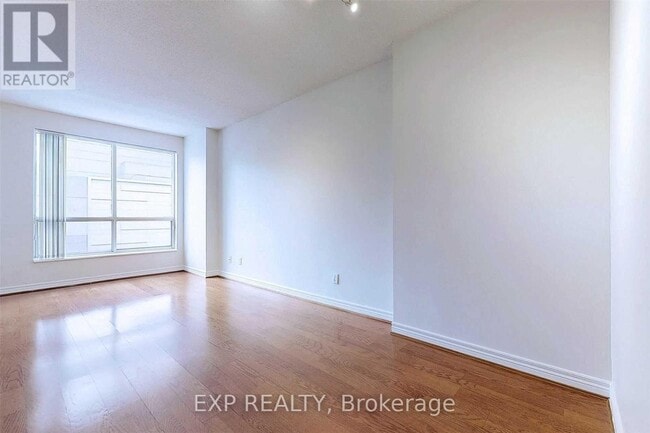 Photo - 55 Bloor St E Unit 807