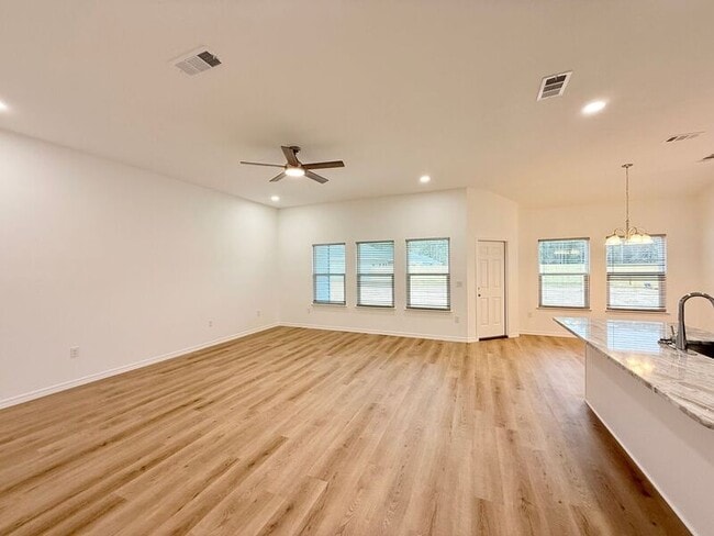 Photo - 3359 Country Ln