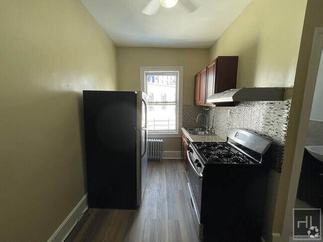 Building Photo - MYRTLE AVENUE Rental