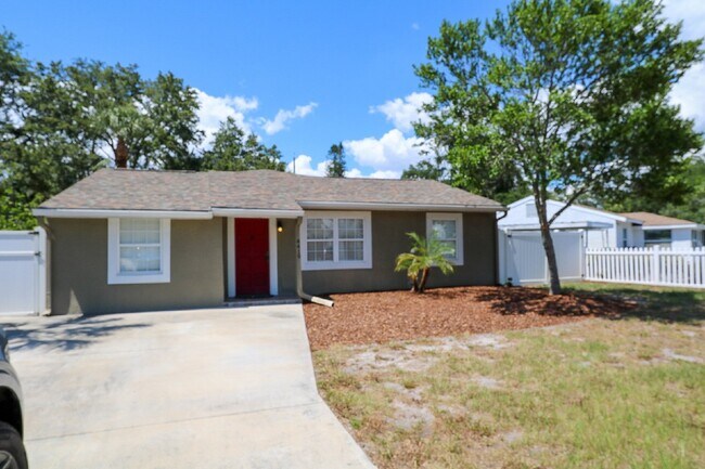 3 bedroom, 2.5 bathroom home is in a highly sought-after neighborhood in the heart of South Tampa...