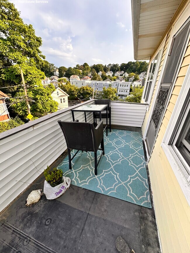 Photo - 21 Tip Top St Unit 2