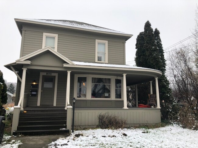 Photo - 1226 E 12th St