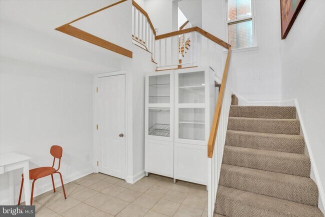 Photo - 805 S Charles St