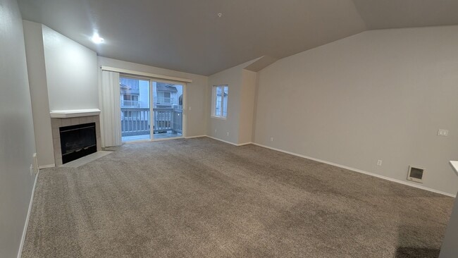 Photo - Spacious 2 Bedroom Condo - Across from Silver Lake Unidad B305