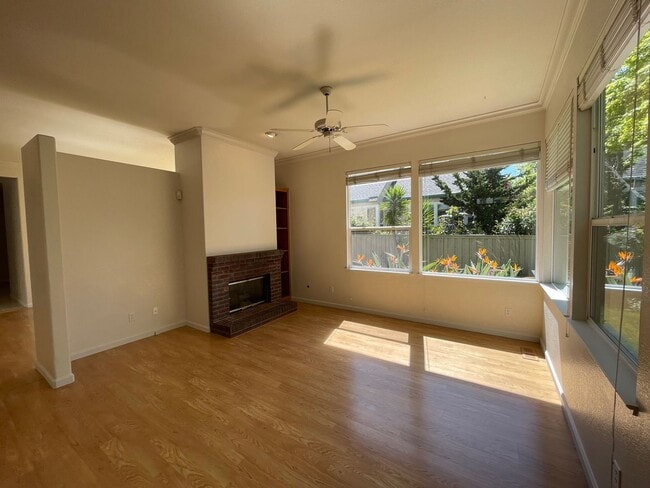 Photo - 2148 Falcon Ridge Dr