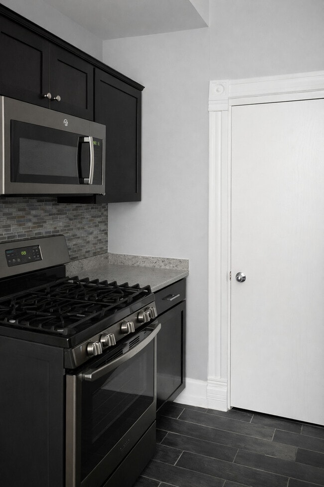 Photo - 1959 W Dickens Ave Unit 2F