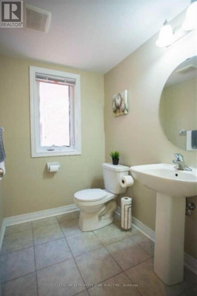 Photo - 1041 Ellesmere Rd