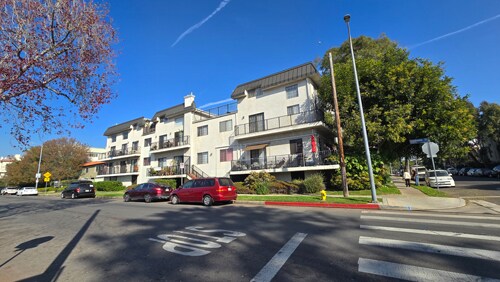 Lateral del edificio - 12821 Caswell Ave Unidad 101