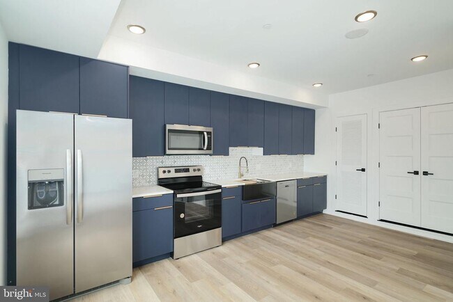 Photo - 2000 N Front St Unit 10