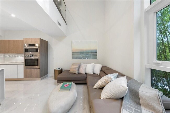 Photo - 455 NE 39th St Unit 112