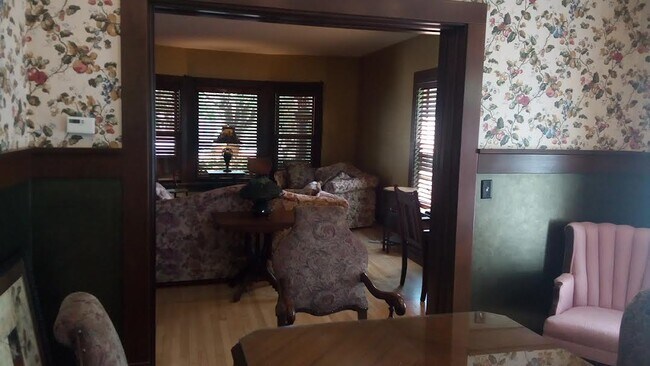 Photo - 517 N Bateman St