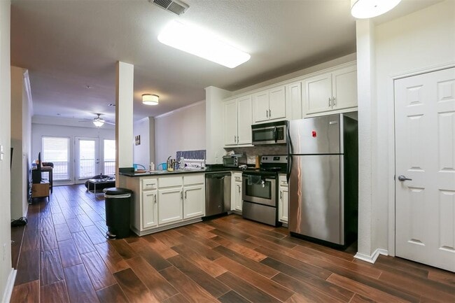 Photo - 910 W 25th St Unidad 208