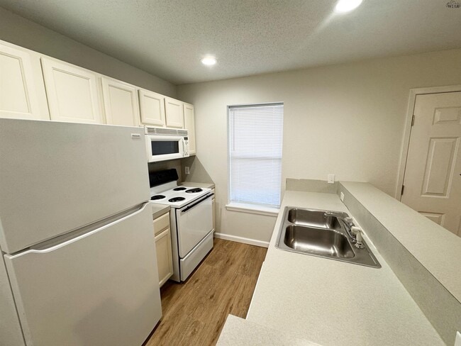 Photo - 4621 Johnson Rd