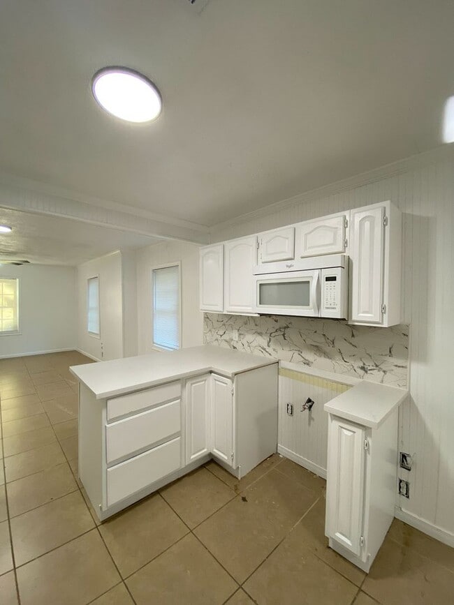 Photo - Affordable 2 Bed / 1 Bath Rental in Port N...