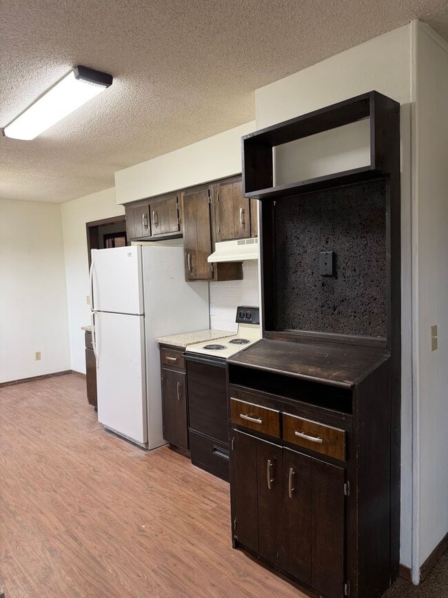 Photo - Newly updated 3 bedroom house with fenced ...