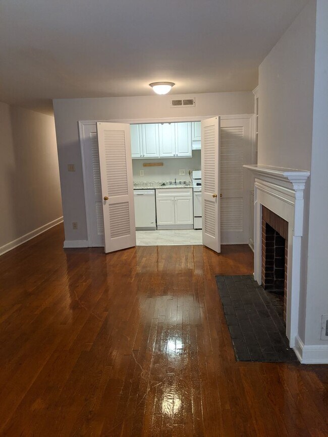 Photo - 945 25th St NW Unidad A