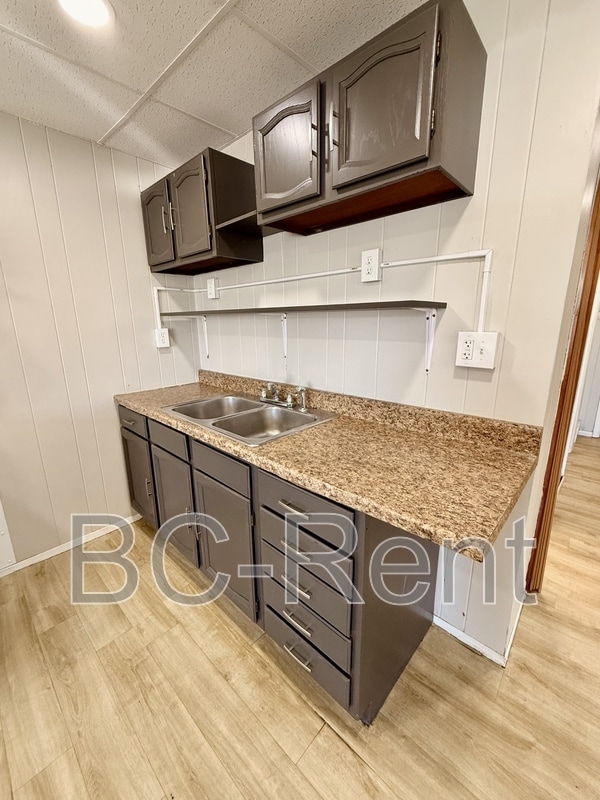 Photo - 635 3rd Ave