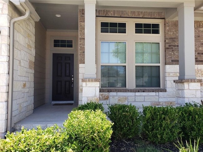 Photo - 533 Peregrine Way