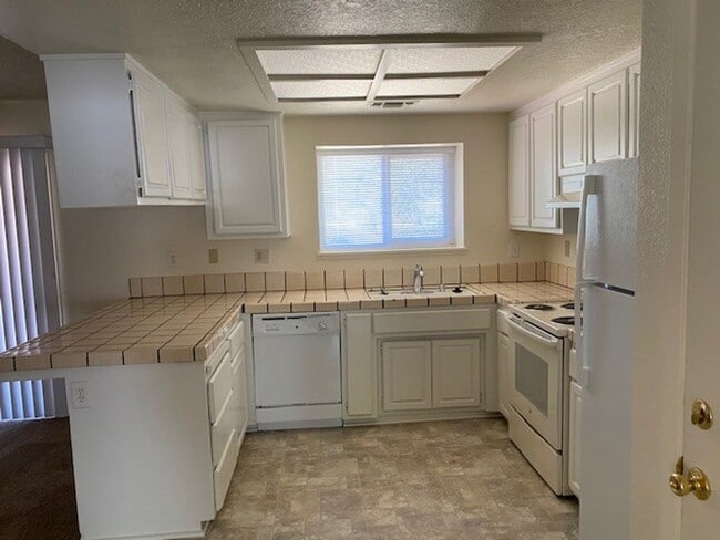 Photo - Nice 2 story 3/2 in Lake of the Pines