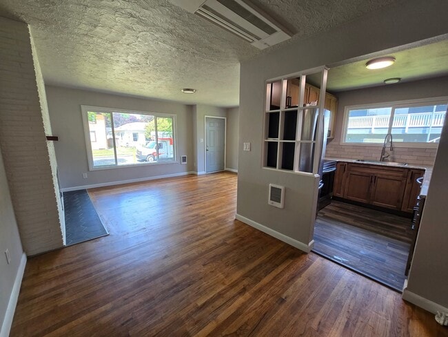 Building Photo - 1214 20th Ave Unit 1214 Rental