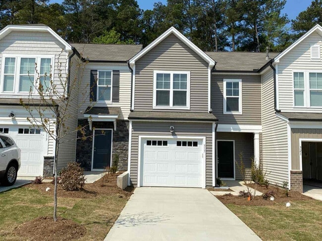 Building Photo - 317 White Oak Ridge Dr