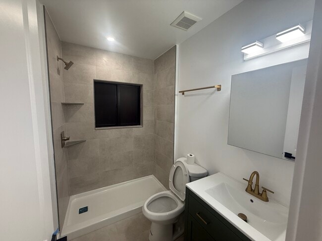 Photo - 203 Columbus Pky Unit A2