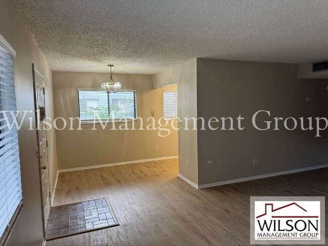 Photo - 2365 Oak Park Way