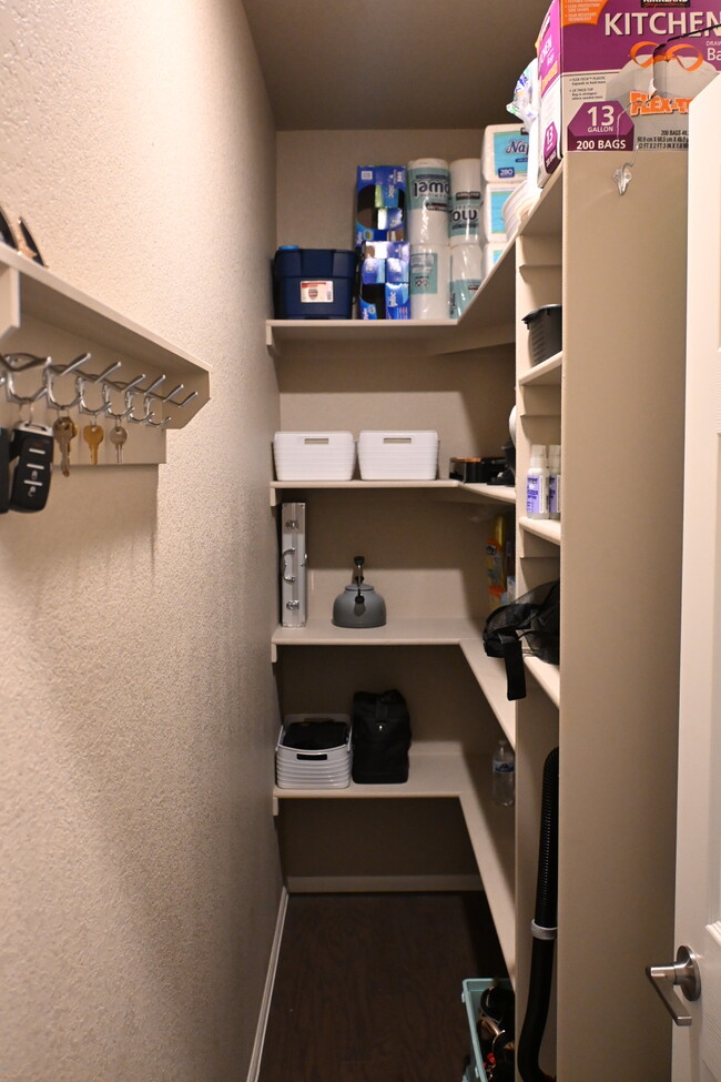 Photo - 1986 Shadow Creek Dr