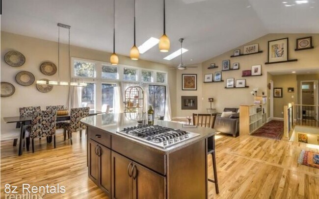 Photo - 5 br, 3 bath House - 1320 Oak Ct