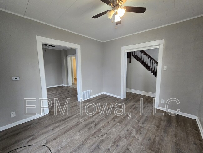 Photo - 214 Edwards St